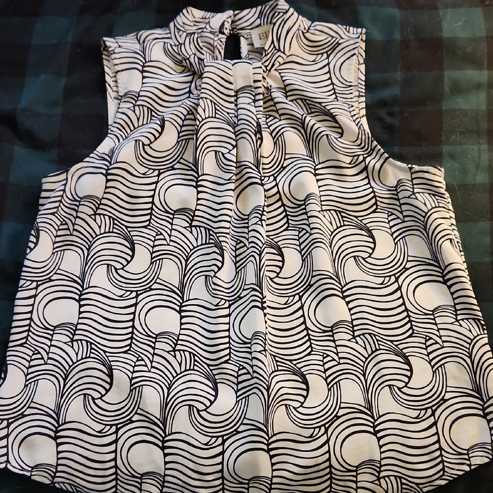 Elie Tahari Black and White Wave Pattern Blouse